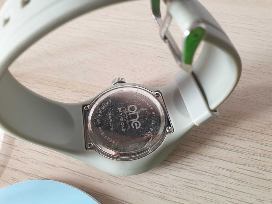 Relógio Be the One (usado)