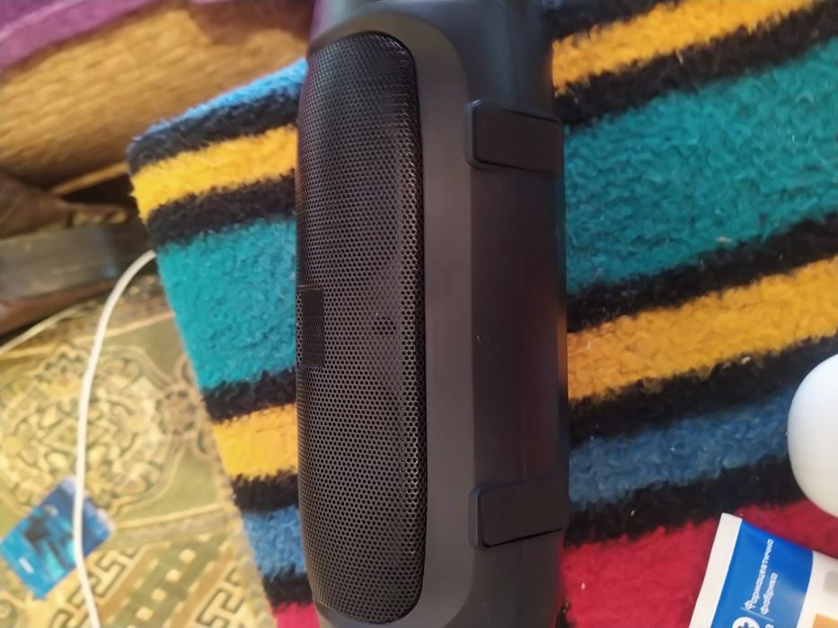 Продам блютуз колонку Charge mini 3+ звоните