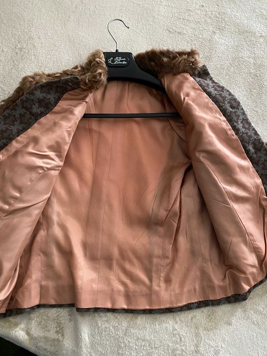 Casaco com pelo castanho