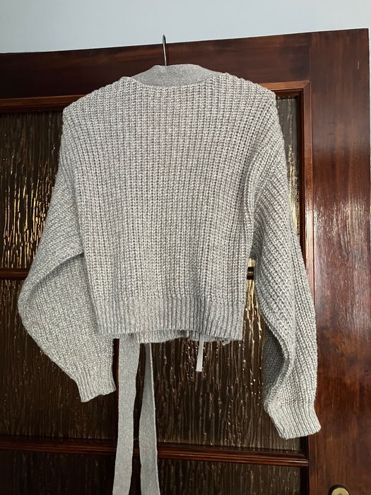 Sweter kardigan S gruby z H&M kopertowy wiązanie krótki