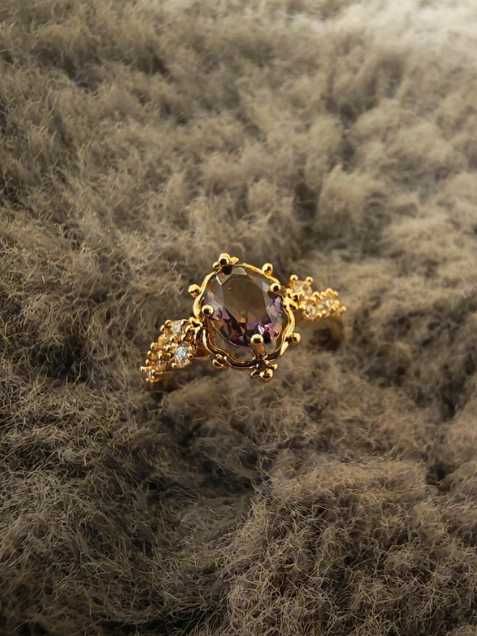 Pierścionek Vintage z fioletowym oczkiem | Złoty kolor | Rozmiar 7