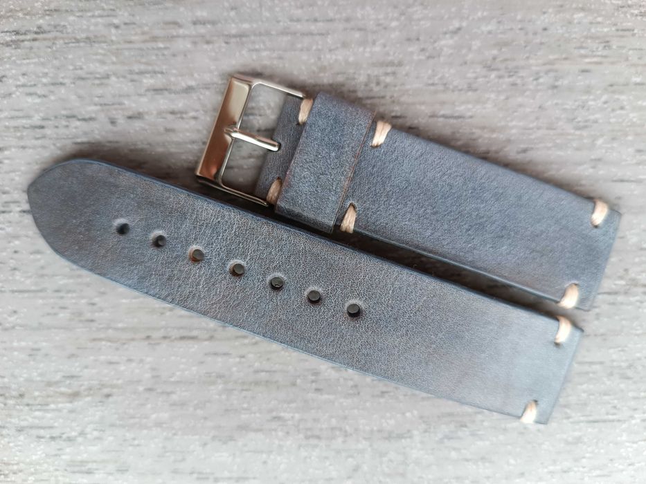 Bladoniebieski pasek zegarka 22 mm M skóra