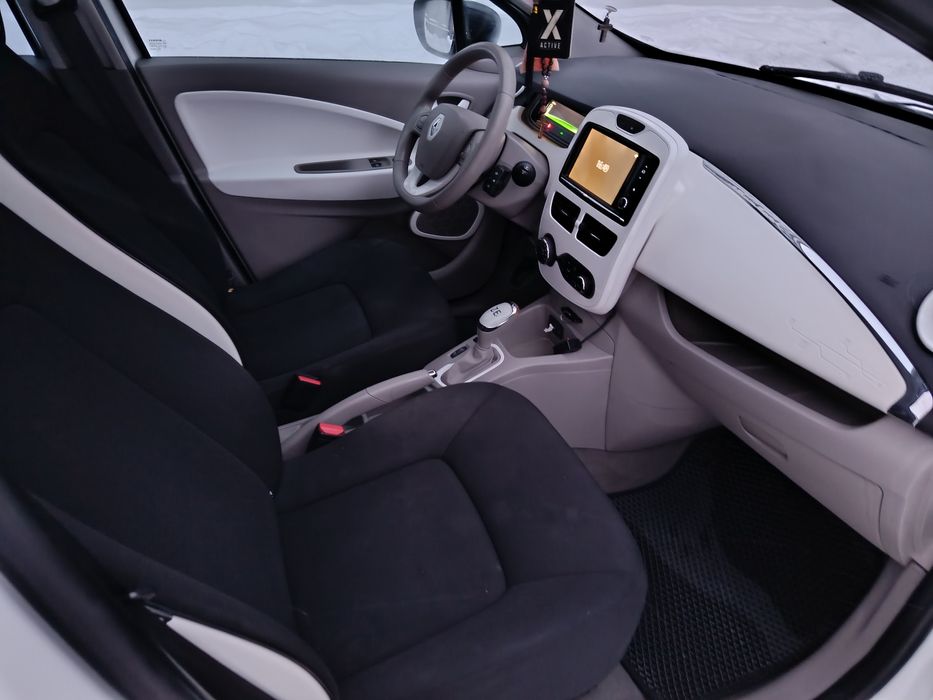 Рено Зоя 2015 року