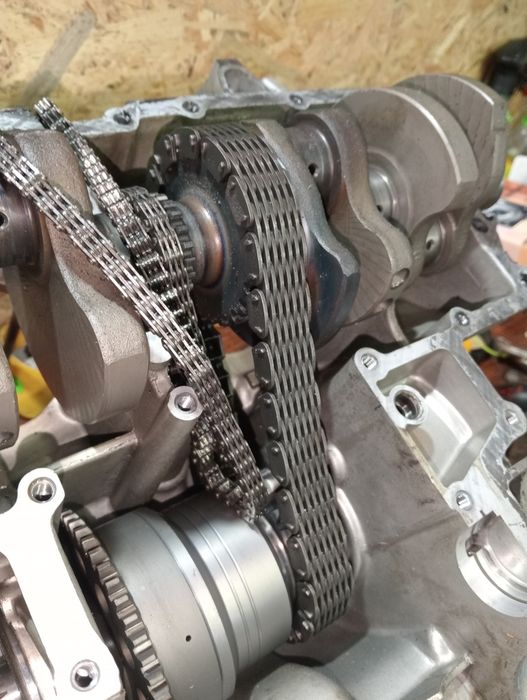 Продам запчастини двигуна Ямаха xjr 400.