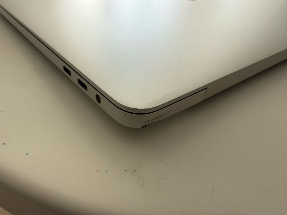 Macbook Pro 16 2019 A2141 i7 2,6 16GB 512GB SSD macOS Tahoe