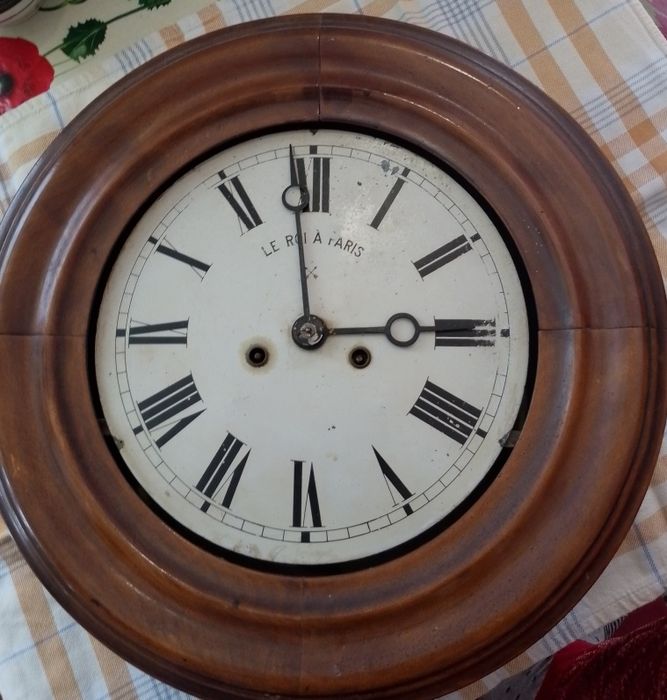 Продам старинные часы ,