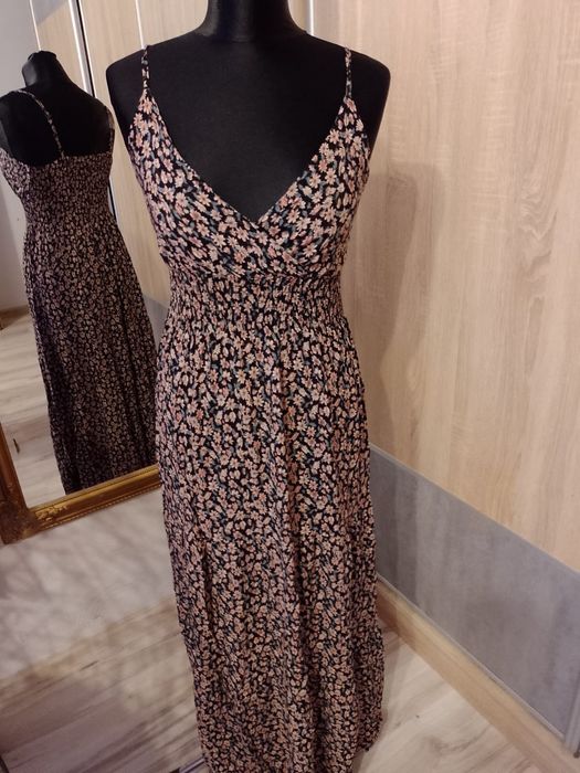 Letnia sukienka maxi na ramiączkach