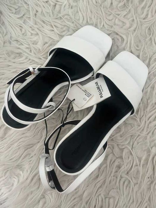 *Nowe* Białe sandałki na koturnie Pull&Bear r.36