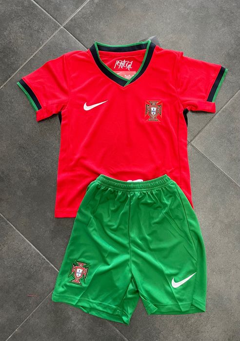 Equipamento Portugal criança