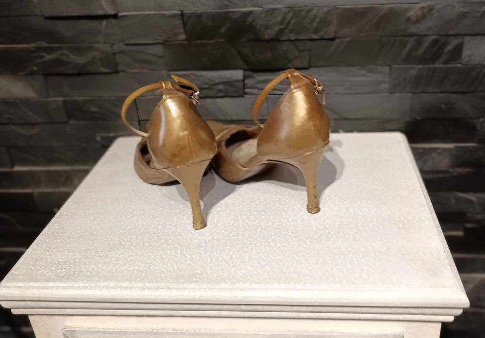 Sapatos Pele e camurça salto alto dourado e castanho Nº 37 Gino Valleo