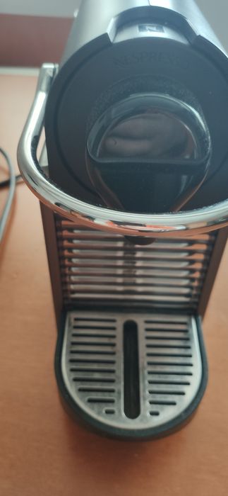 Nespresso Pixie usada