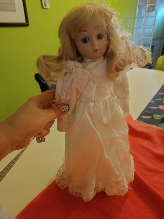 Boneca de porcelana 44 cm