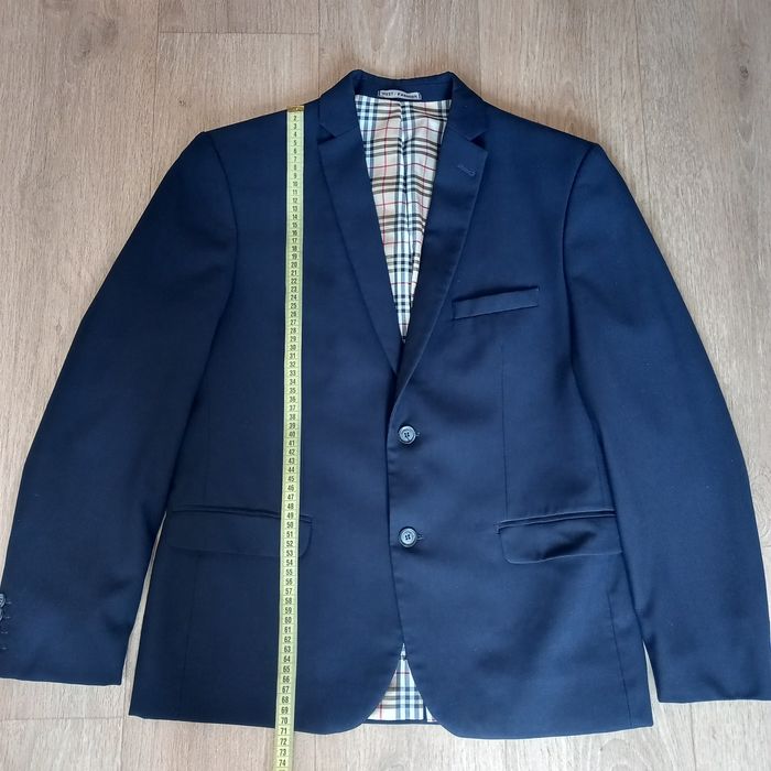 Костюм в гарному стані