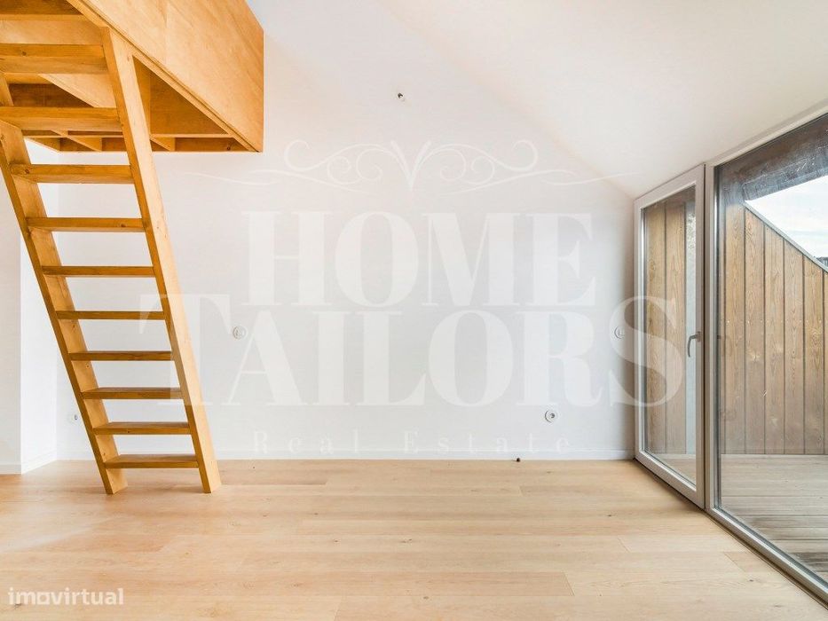 Apartamento com mezanine e tetos altos | Príncipe Real / Rato