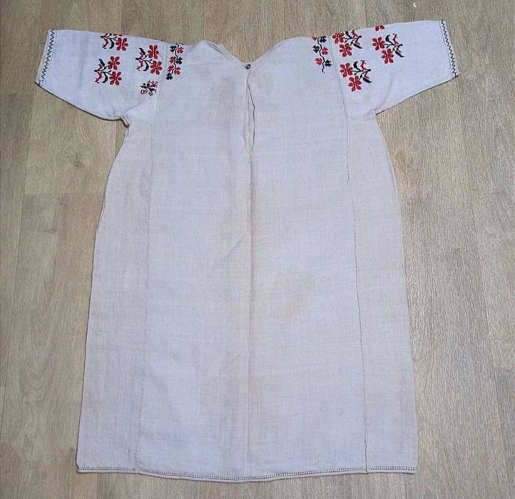 Українська старовинна сорочка вишиванка з м'якого домотканого полотна