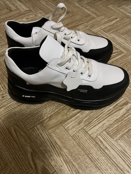 Ботинки під кросівки