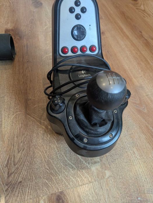 Logitech G27 +Wheel Stand Pro