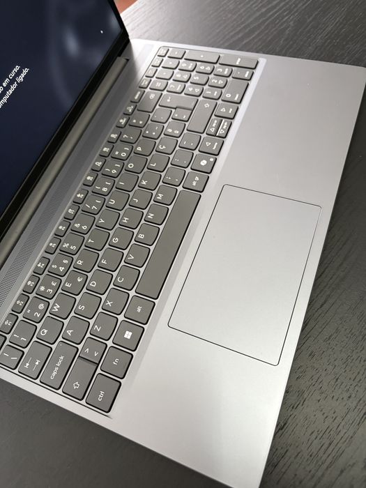 Computador Portátil Lenovo Ideapad Slim 3 15IRH10