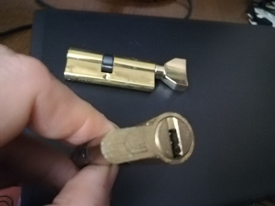 Дешево продам серцевину до замка