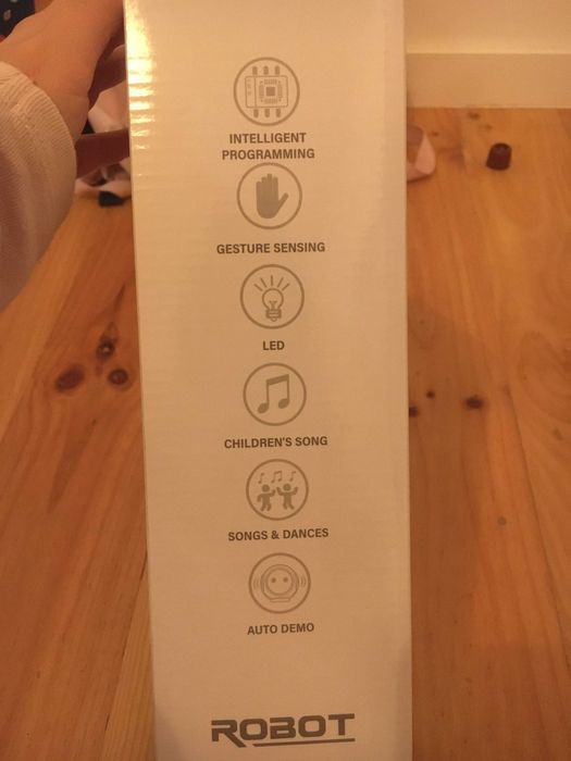 Robot inteligente e telecomandado