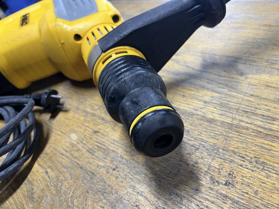 ПЕРФОРАТОР  SDS-MAX DEWALT D25614K  ( стан нового)