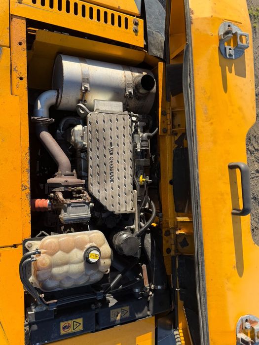 Koparka gąsienicowa JS130 Oryginał 2013 rok 7000 godzin Hyundai 140 JS 145 Volvo