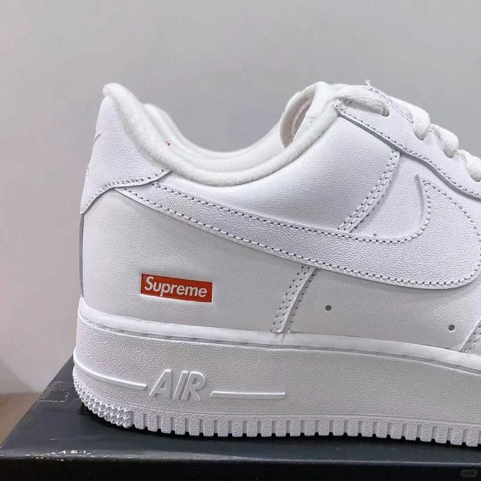Nike Air Force 1 Supreme R. 40