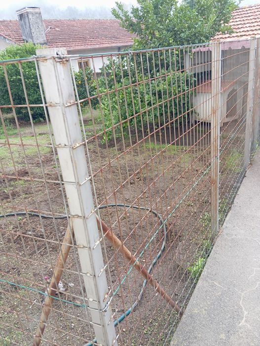 Grade mais casota mais cobertura para o seu cão