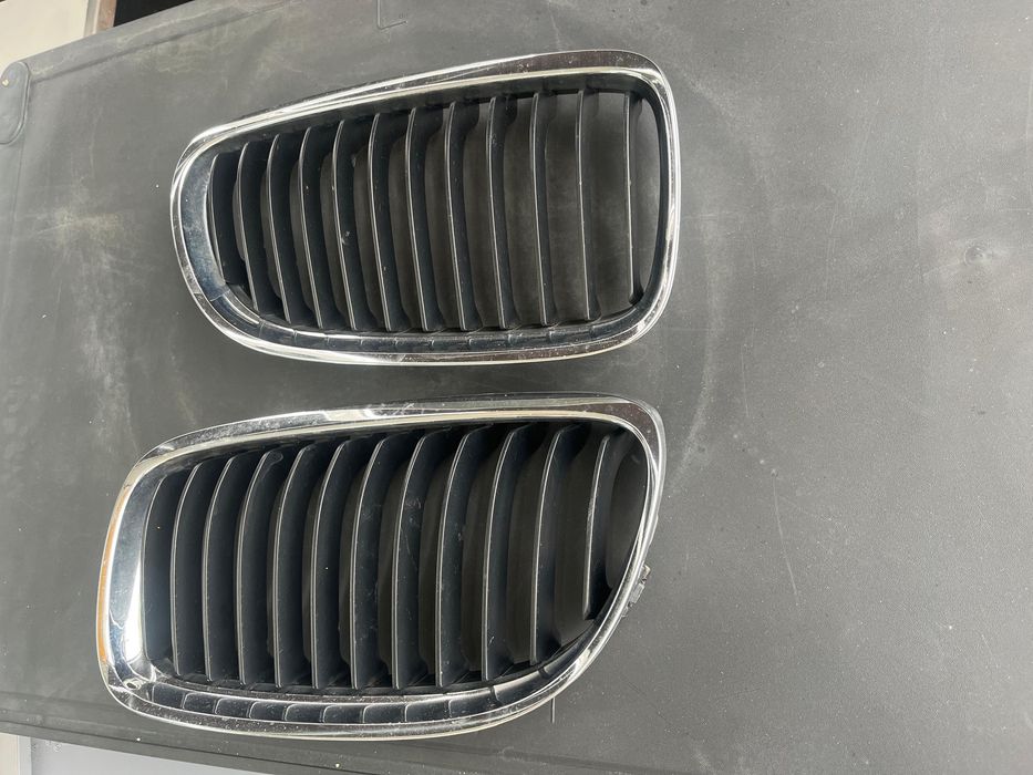 Grelhas parachoques frontal bmw e 90 LCI novas