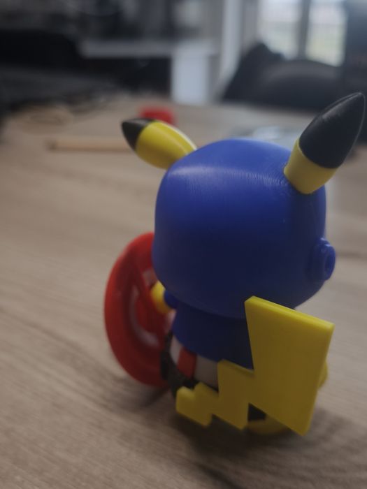 Boneco Pikachu 9cm