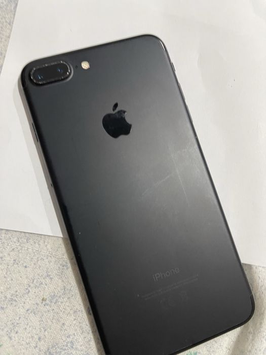 IPhone 7 Plus preto com duas camaras traseiras,pouco uso.