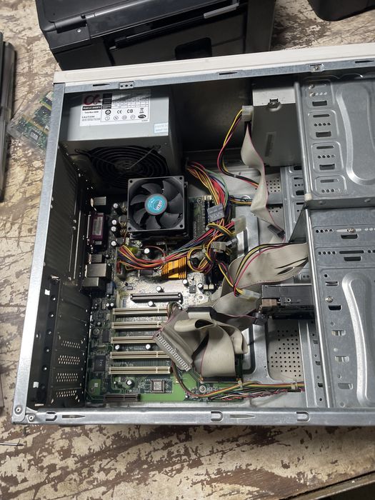 vendo computador antigo sem funcionamento