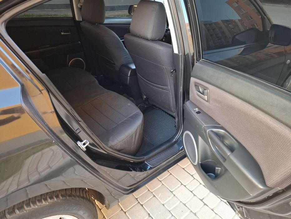 Мазда 3  MAZDA 3 автомат