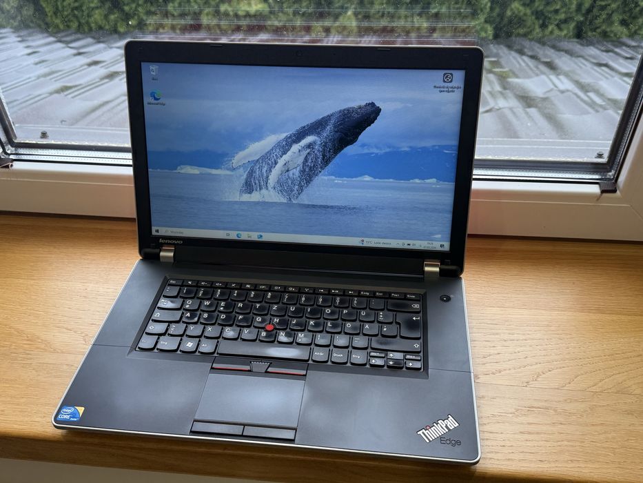 Lenovo ThinkPad Edge Red