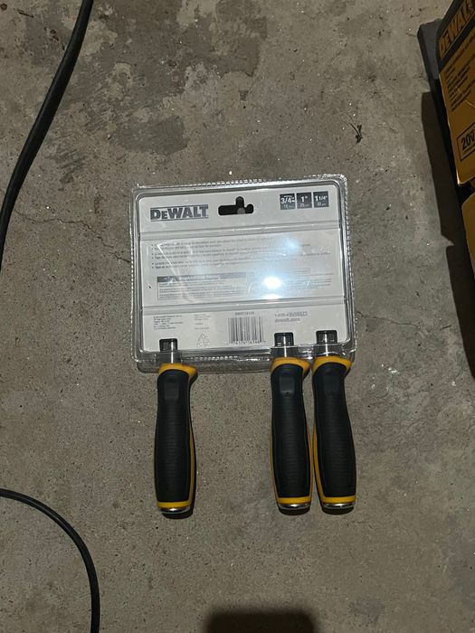 Dewalt     Furmāo