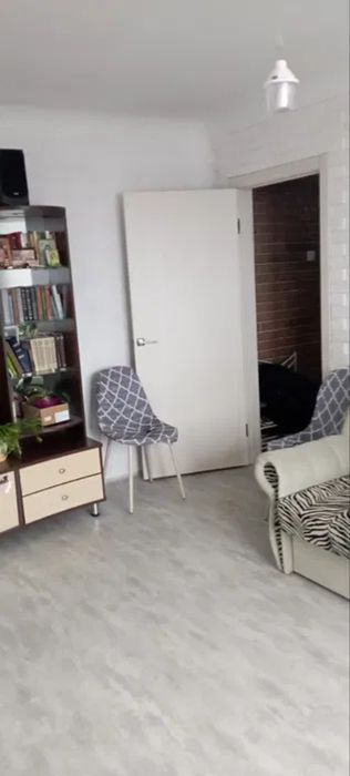 *Продається двокімнатна квартира на Раківці!