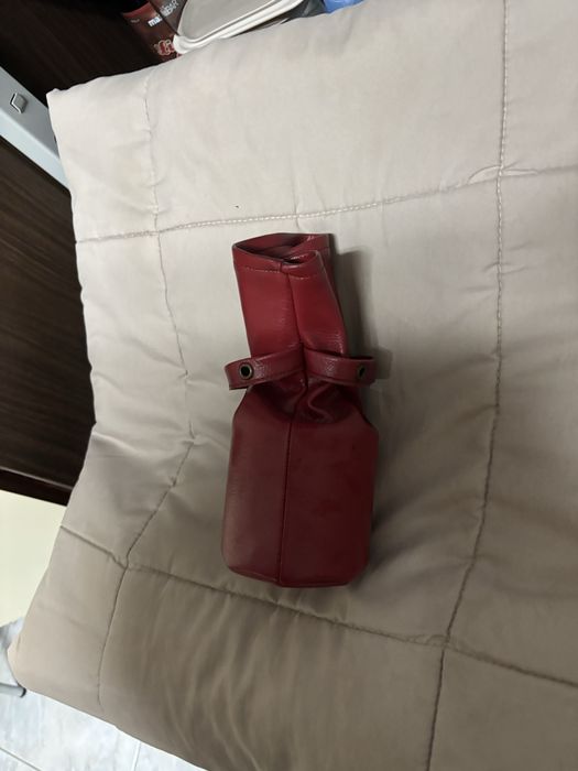 Megalheiro vermelho da para colocar um cadeado.