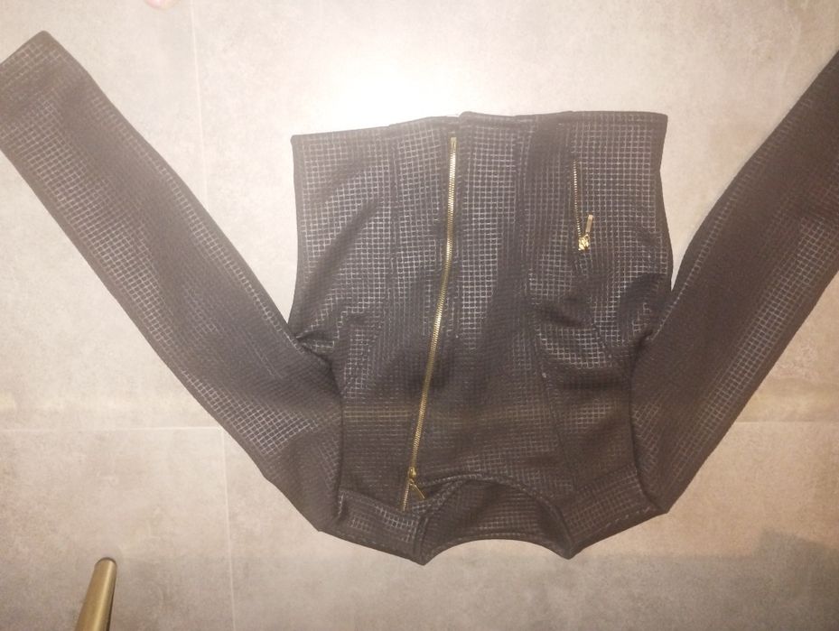 Żakiet 122 228 żakiecik elegancki czarny wytłaczanym na zamek sweterek