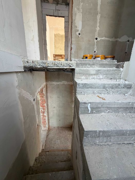 Шикарний Будинок біля Міста готовий до ремонту