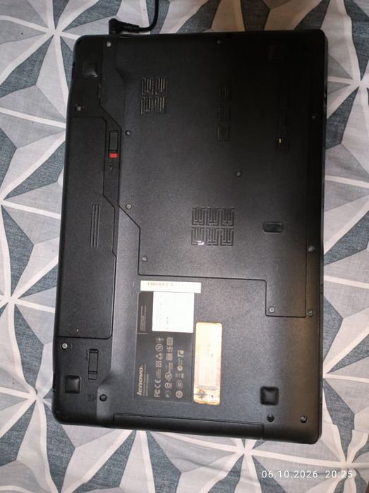 Lenovo IdeaPad 2570 — 15,6", Intel Core i3, 4 ГБ RAM + 2 мишки