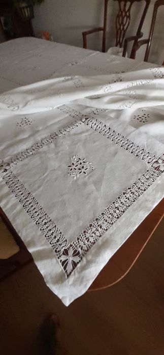 Lindíssima Toalha Linho-Grande, Bordados Manuais