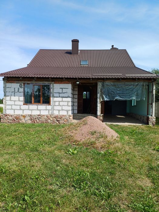 Продам новий будинок за містом з власним озером