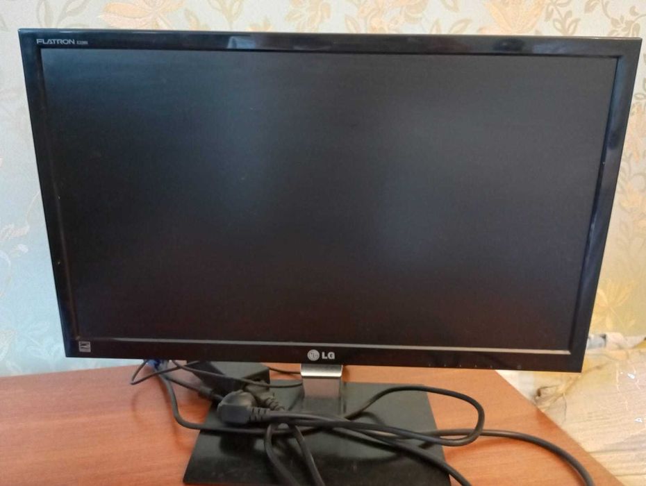 продам 3 монітори (LG, Samsung, Lemovo)