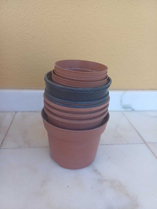 Vasos Barro e Plástico