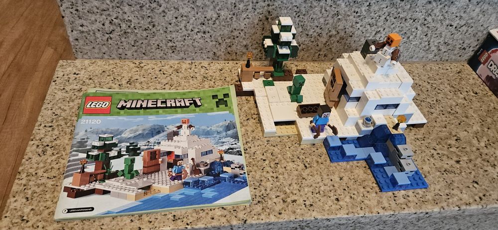 Lego Minecraft 21120 Śnieżna Kryjówka
