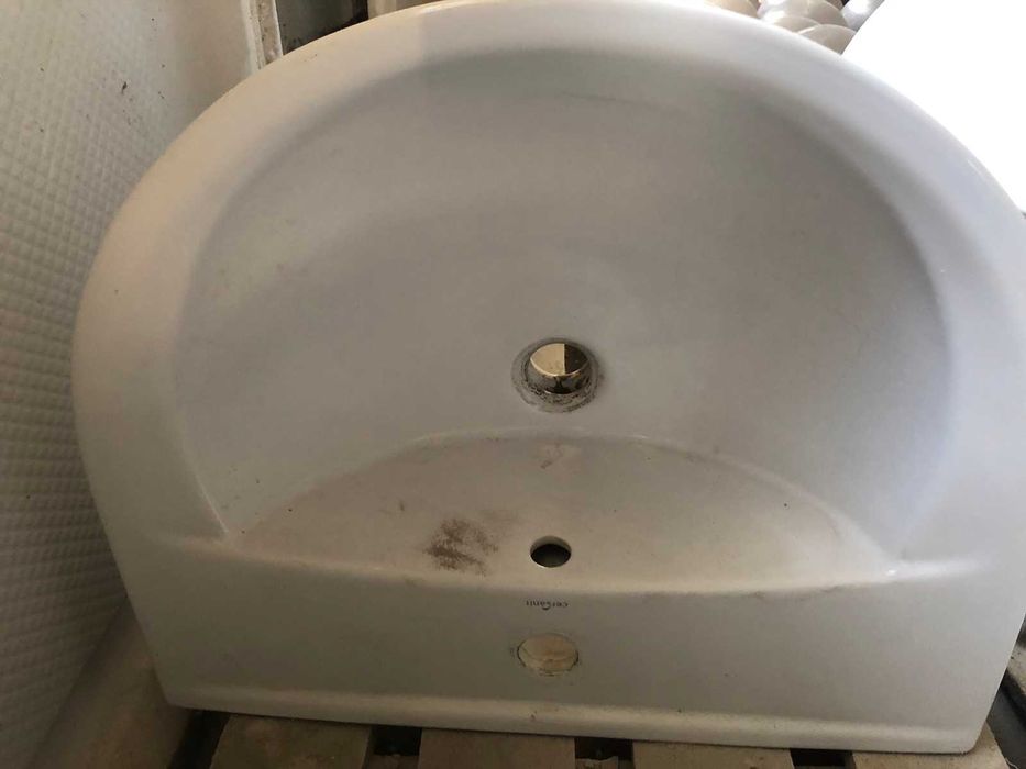 Унитази Умівальники на ножке б.у.