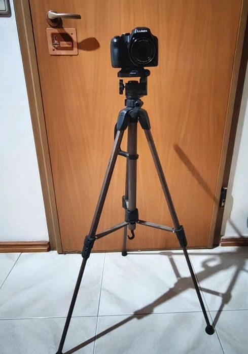 Conjunto Máquina Fotográfica Panasonic Lumix DC-FZ82