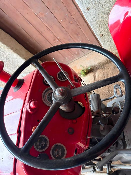Trator Massey Ferguson 135