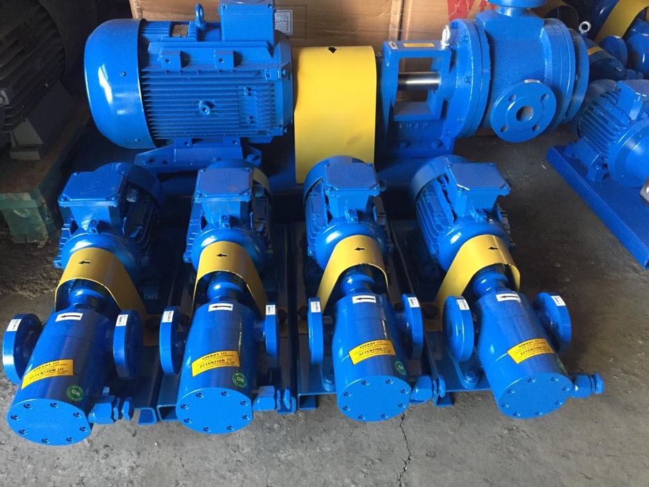 Шестеренні насоси з обігрівом, електрообіг, 0,1 - 133 м3, до 250 гр Ц