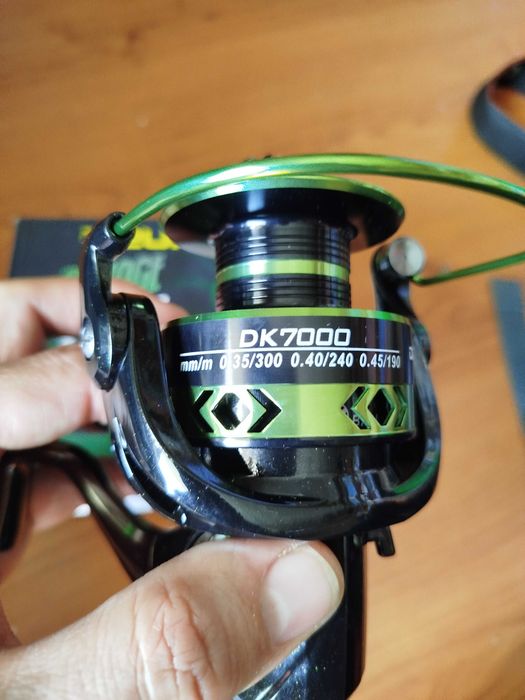 Carreto de pesca novo verde Deukio Savage Path modelo DK 7000